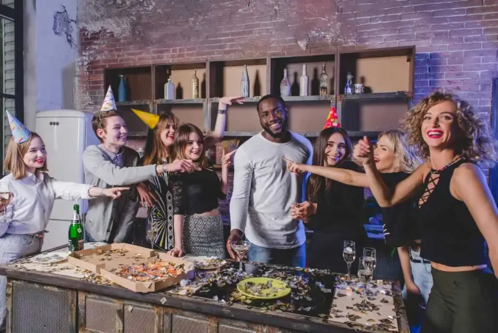 6 Fun Icebreakers for an Office Party in Cincinnati