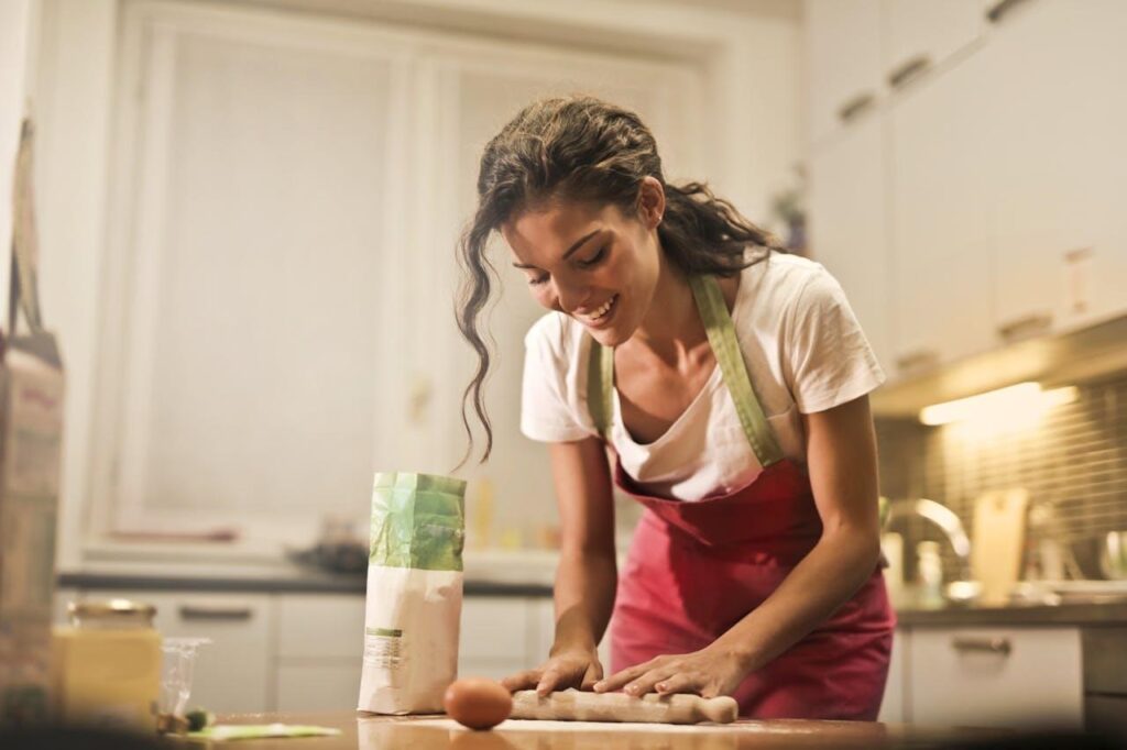 8 Benefits of Preparing Your Own Meals: Health and Flavor